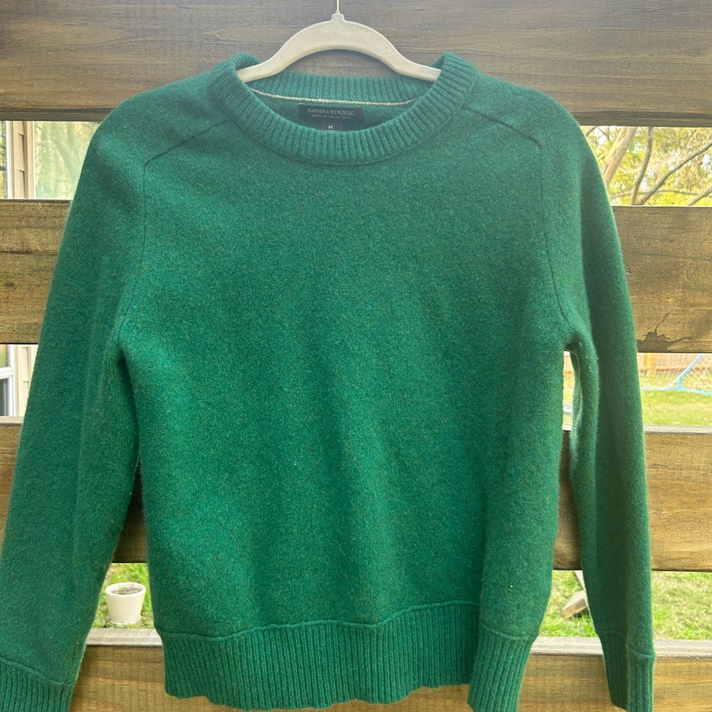 Banana Republic  100% merino fine wool Crewneck Sweater